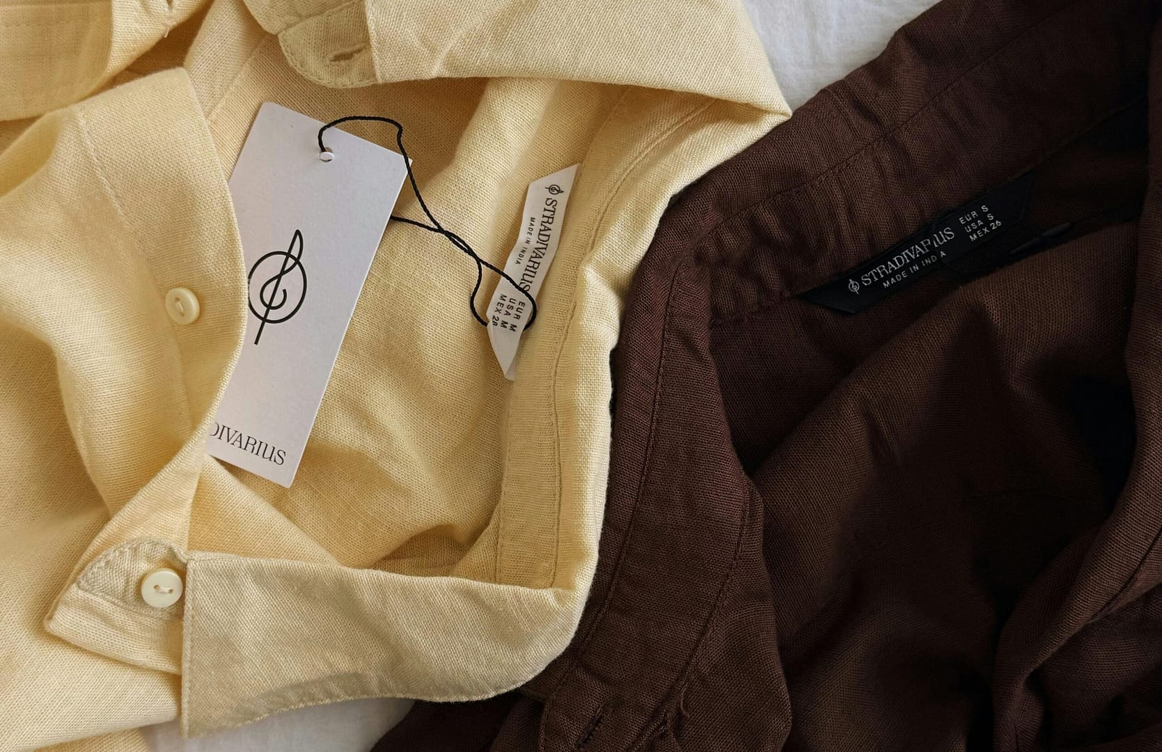 Jak interpretować metki ubrań, aby dbać o nie właściwie?