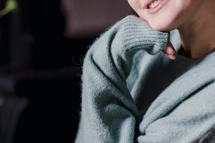 Swetry oversize damskie: z czym łączyć?